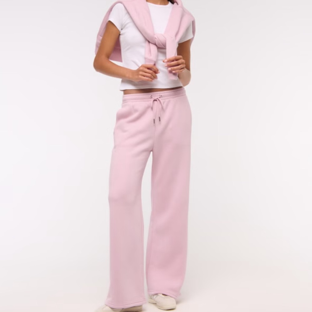 Abercrombie & Fitch High Rise Wide Leg Sunday Sweatpant